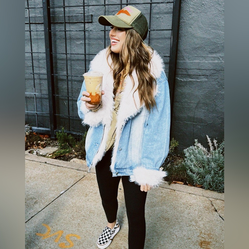 *RESTOCKED* This One Is Fur You Fur Collared Washed Denim Jacket - Picture 11 of 17